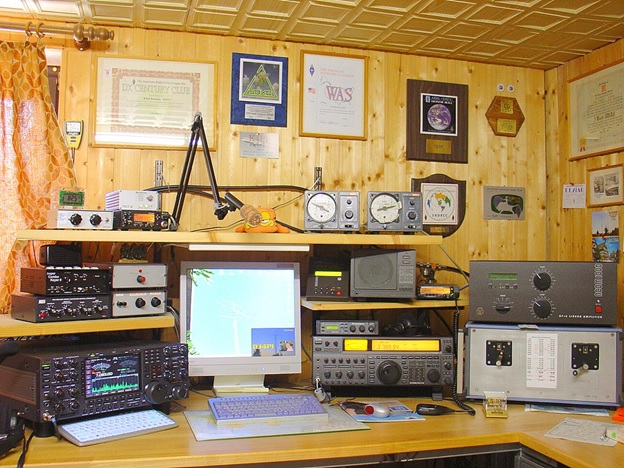 Follow These Signals for Getting Started in Amateur Radio
